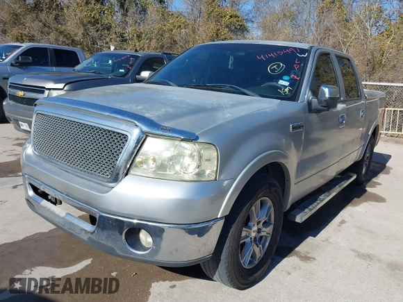 2007 Ford F-150 XLT z VIN 1FTPW12V67KC02285, wystawiony jako IAAI lot #41415491 z przebiegiem 243 646 mil mil oraz . Historia ofert i sprzedaży dostępna na DreamBid. Obrazek 2.