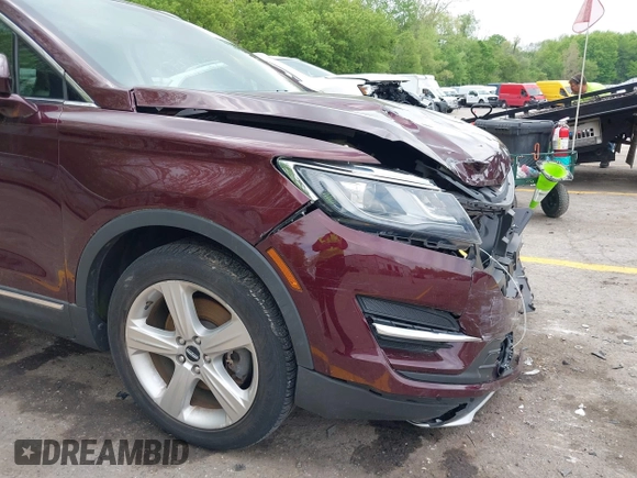 2018 Lincoln MKC Premiere z VIN 5LMCJ1C98JUL30207, wystawiony jako IAAI lot #42275853 z przebiegiem 51 206 mil mil oraz . Historia ofert i sprzedaży dostępna na DreamBid. Obrazek 20.