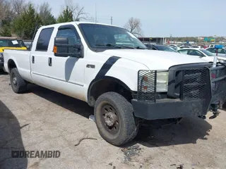 2005 Ford Super Duty F-250 XL with VIN 1FTSW21P85ED19266, listed as a IAAI auction lot 41934770 with 338,778 mi miles. Bid and sale history available at carsss.com. Image 1.
