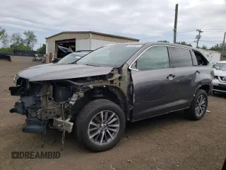 2017 Toyota Highlander XLE with VIN 5TDJZRFH0HS468444, listed as a Copart auction lot 60288025 with 147,785 mi miles and Salvage title. Bid and sale history available at DreamBid. Image 1.