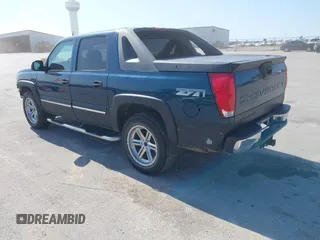 2005 Chevrolet Avalanche Z71 with VIN 3GNEK12Z95G177934, listed as a IAAI auction lot 42645320 with 195,523 mi miles and . Bid and sale history available at DreamBid. Image 3.