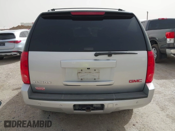 2014 GMC Yukon SLT with VIN 1GKS1CE02ER204452, listed as a IAAI auction lot 41804400 with 176,265 mi miles. Bid and sale history available at carsss.com. Image 16.