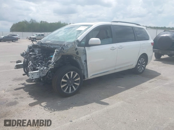 2018 Toyota Sienna XLE с VIN 5TDDZ3DC1JS200008, выставлен на аукционе IAAI как лот 42112804 с пробегом Не указан миль и . История ставок и продаж доступна на DreamBid. Изображение 19.