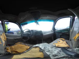 2000 Ford Explorer XLT с VIN 1FMZU63P9YUB63432, выставлен на аукционе IAAI как лот 41553738 с пробегом 332 946 миль миль и . История ставок и продаж доступна на DreamBid. Изображение 18.