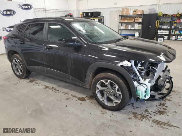 2025 Chevrolet Trax LT with VIN KL77LHEP6SC017877, listed as a Copart auction lot 49840515 with 2,412 mi miles and Salvage Title. Bid and sale history available at carsss.com. Image 4.