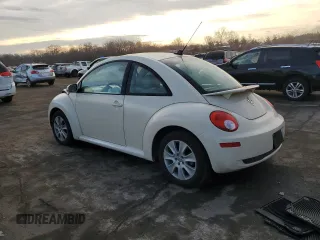 2010 Volkswagen New Beetle Coupe with VIN 3VWRG3AG5AM031773, listed as a Copart auction lot 43040385 with 105,448 mi miles and Salvage Title. Bid and sale history available at carsss.com. Image 2.