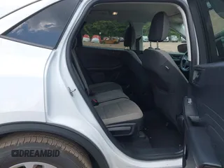 2022 Ford Escape SE z VIN 1FMCU0G66NUB82519, wystawiony jako IAAI lot #42444455 z przebiegiem 102 980 mil mil oraz . Historia ofert i sprzedaży dostępna na DreamBid. Obrazek 8.