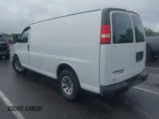 2013 Chevrolet Express Cargo z VIN 1GCSGAFX7D1113541, wystawiony jako IAAI lot #42333488 z przebiegiem 372 734 mil mil oraz . Historia ofert i sprzedaży dostępna na DreamBid. Obrazek 3.
