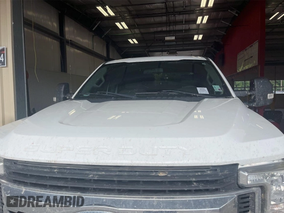 2019 Ford F-250 XL z VIN 1FT7W2BTXKED46997, wystawiony jako IAAI lot #42737714 z przebiegiem 124 075 mil mil oraz . Historia ofert i sprzedaży dostępna na DreamBid. Obrazek 31.