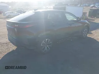 2024 Lexus RZ 300e Premium z VIN JTJABABB9RA005043, wystawiony jako IAAI lot #41452254 z przebiegiem 11 851 mil mil oraz . Historia ofert i sprzedaży dostępna na DreamBid. Obrazek 4.
