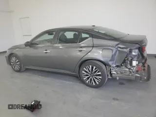 2024 Nissan Altima 2.5 SV with VIN 1N4BL4DV2RN383880, listed as a Copart auction lot 53808725 with 31,211 mi miles and Clean Title. Bid and sale history available at carsss.com. Image 2.