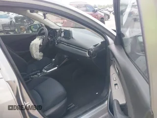 2016 Scion iA z VIN 3MYDLBZV4GY133476, wystawiony jako IAAI lot #42115431 z przebiegiem 112 087 mil mil oraz . Historia ofert i sprzedaży dostępna na DreamBid. Obrazek 5.