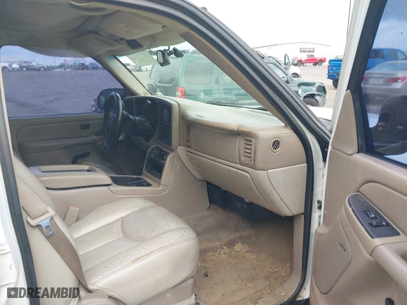 2005 Chevrolet Tahoe Z71 with VIN 1GNEC13T85R203611, listed as a IAAI auction lot 39482026 with 264,918 mi miles. Bid and sale history available at carsss.com. Image 5.