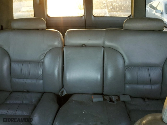 1999 Chevrolet Tahoe with VIN 1GNEC13R2XJ556769, listed as a Copart auction lot 77561624 with 205,238 mi miles and Non Repairable. Bid and sale history available at carsss.com. Image 10.