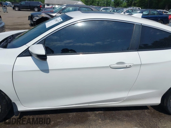 2018 Honda Civic Si z VIN 2HGFC3A54JH755941, wystawiony jako IAAI lot #42269677 z przebiegiem 99 627 mil mil oraz . Historia ofert i sprzedaży dostępna na DreamBid. Obrazek 14.