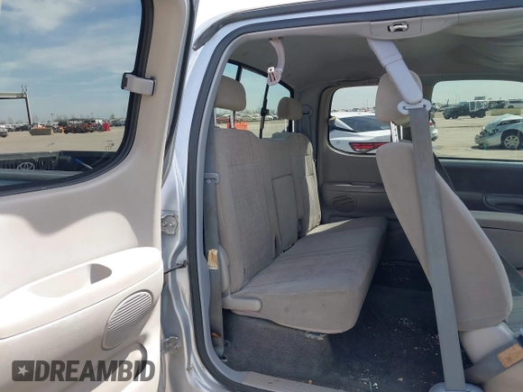 2000 Toyota Tundra SR5 with VIN 5TBRT3411YS070241, listed as a IAAI auction lot 41785990 with 204,276 mi miles and . Bid and sale history available at DreamBid. Image 8.