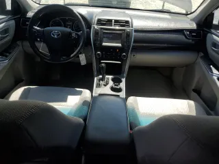 2017 Toyota Camry XLE z VIN 4T1BF1FK3HU377623, wystawiony jako Copart lot #53292365 z przebiegiem 104 393 mil mil oraz Szkoda całkowita • Salvage title. Historia ofert i sprzedaży dostępna na DreamBid. Obrazek 8.