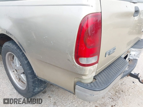 2000 Ford F-150 XL with VIN 1FTZX1725YKB41680, listed as a IAAI auction lot 41736655 with 1 mi miles. Bid and sale history available at carsss.com. Image 15.