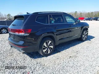 2024 Volkswagen Atlas SE with VIN 1V2JR2CA5RC532574, listed as a IAAI auction lot 41640988 with 24,048 mi miles and . Bid and sale history available at DreamBid. Image 4.