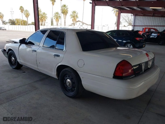 2008 Ford Police Interceptor with VIN 2FAHP71V28X170168, listed as a IAAI auction lot 41569076 with 1 mi miles. Bid and sale history available at carsss.com. Image 3.