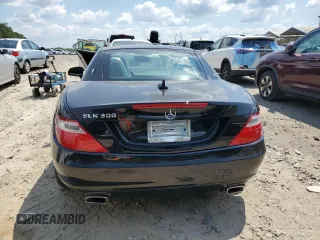 2016 Mercedes-Benz SLK 300 z VIN WDDPK3JAXGF123688, wystawiony jako Copart lot #64888383 z przebiegiem 81 733 mil mil oraz . Historia ofert i sprzedaży dostępna na DreamBid. Obrazek 6.