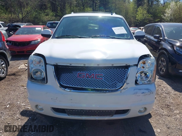 2013 GMC Yukon Denali with VIN 1GKS2EEF6DR308681, listed as a IAAI auction lot 41765321 with 190,321 mi miles. Bid and sale history available at carsss.com. Image 12.