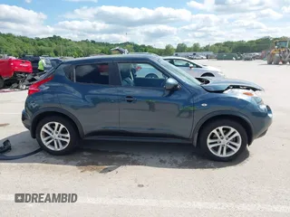 2013 Nissan Juke SL z VIN JN8AF5MVXDT216307, wystawiony jako IAAI lot #42206736 z przebiegiem 73 238 mil mil oraz . Historia ofert i sprzedaży dostępna na DreamBid. Obrazek 13.