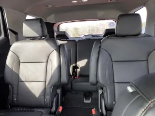2020 Chevrolet Traverse LT Leather with VIN 1GNEVHKW9LJ137628, listed as a Copart auction lot 46411135 with 102,657 mi miles and Salvage Title. Bid and sale history available at carsss.com. Image 10.