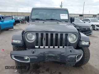 2020 Jeep Gladiator Overland with VIN 1C6HJTFG8LL166086, listed as a IAAI auction lot 42016222 with 102,232 mi miles and . Bid and sale history available at DreamBid. Image 12.