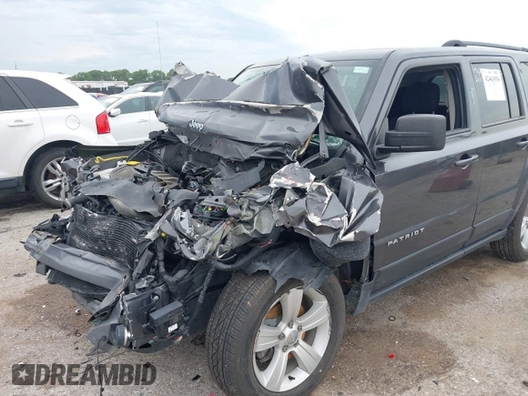 2017 Jeep Patriot High Altitude z VIN 1C4NJRFBXHD113930, wystawiony jako IAAI lot #42463936 z przebiegiem 90 087 mil mil oraz . Historia ofert i sprzedaży dostępna na DreamBid. Obrazek 6.
