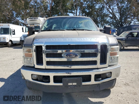 2010 Ford F-250 XL z VIN 1FTSX2BR5AEA72246, wystawiony jako Copart lot #63031345 z przebiegiem 183 466 mil mil oraz Czysty tytuł • Clean title. Historia ofert i sprzedaży dostępna na DreamBid. Obrazek 5.