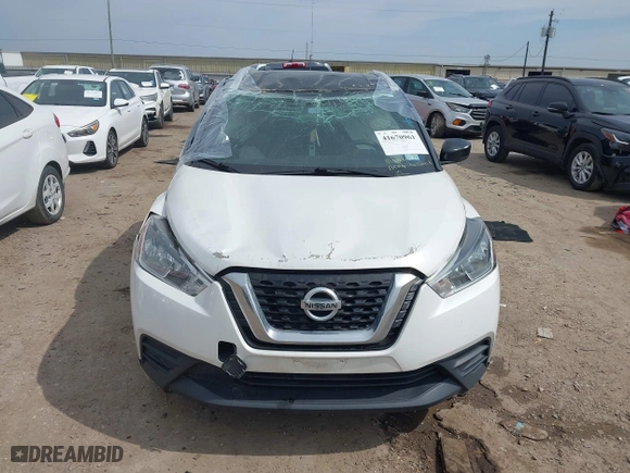 2018 Nissan Kicks SV with VIN 3N1CP5CU1JL533504, listed as a IAAI auction lot 41670961 with 74,737 mi miles. Bid and sale history available at carsss.com. Image 13.