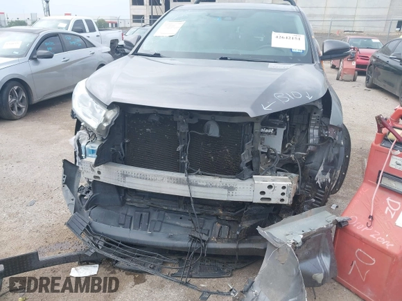 2018 Toyota Highlander LE with VIN 5TDZZRFH0JS236919, listed as a IAAI auction lot 42642151 with 121,266 mi miles and . Bid and sale history available at DreamBid. Image 6.