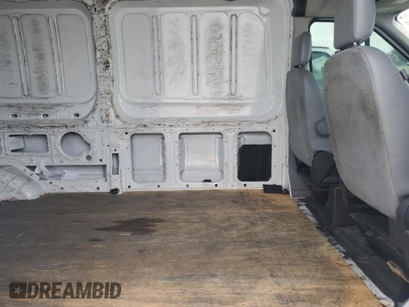 2019 Ford Transit z VIN 1FTYR2XM6KKB14847, wystawiony jako Copart lot #59996485 z przebiegiem 354 486 mil mil oraz Szkoda całkowita • Salvage title. Historia ofert i sprzedaży dostępna na DreamBid. Obrazek 11.