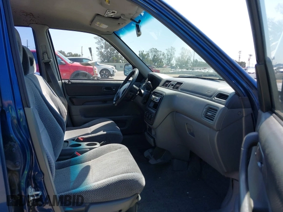 1998 Honda CR-V EX with VIN JHLRD1865WC042846, listed as a IAAI auction lot 41980332 with 209,914 mi miles. Bid and sale history available at carsss.com. Image 5.