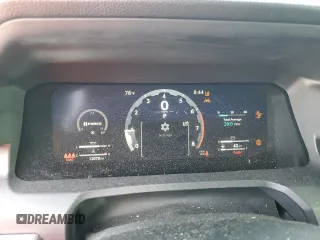 2024 Toyota Tacoma SR5 z VIN 3TYKB5FN9RT000743, wystawiony jako Copart lot #55725665 z przebiegiem 12 070 mil mil oraz Szkoda całkowita • Salvage title. Historia ofert i sprzedaży dostępna na DreamBid. Obrazek 9.