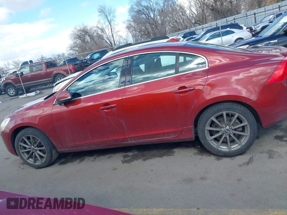 2011 Volvo S60 z VIN YV1902FH4B2013271, wystawiony jako IAAI lot #41706876 z przebiegiem 128 353 mil mil oraz . Historia ofert i sprzedaży dostępna na DreamBid. Obrazek 14.