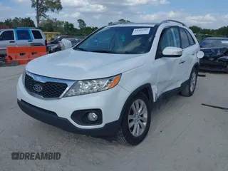 2011 Kia Sorento EX with VIN 5XYKUDA22BG008845, listed as a IAAI auction lot 41911107 with 207,362 mi miles. Bid and sale history available at carsss.com. Image 17.