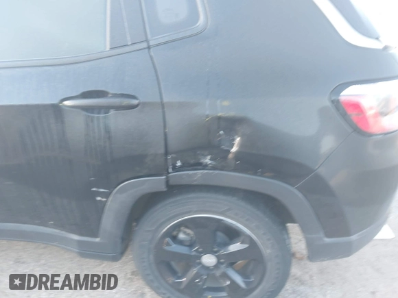 2020 Jeep Compass Altitude z VIN 3C4NJCBB8LT133924, wystawiony jako IAAI lot #41750958 z przebiegiem Nie podano mil oraz . Historia ofert i sprzedaży dostępna na DreamBid. Obrazek 6.