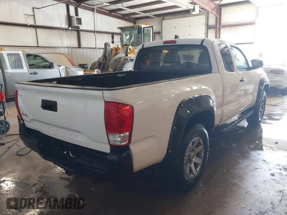 2016 Toyota Tacoma SR z VIN 5TFSX5ENXGX042148, wystawiony jako IAAI lot #41592688 z przebiegiem 126 528 mil mil oraz . Historia ofert i sprzedaży dostępna na DreamBid. Obrazek 4.