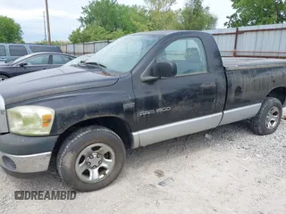 2007 Dodge 1500 ST z VIN 1D7HA16227J564919, wystawiony jako IAAI lot #42250566 z przebiegiem 100 515 mil mil oraz . Historia ofert i sprzedaży dostępna na DreamBid. Obrazek 6.