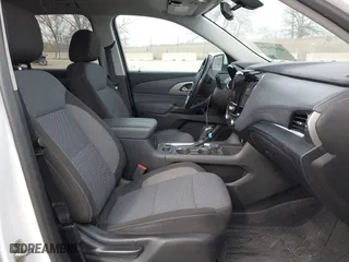 2018 Chevrolet Traverse LT Cloth with VIN 1GNEVGKW8JJ167095, listed as a IAAI auction lot 41479356 with 98,615 mi miles. Bid and sale history available at carsss.com. Image 5.