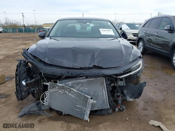 2025 Volkswagen Jetta SE with VIN 3VW7X7BU6SM032015, listed as a IAAI auction lot 41869064 with 2,550 mi miles. Bid and sale history available at carsss.com. Image 6.
