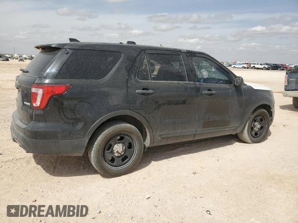 2017 Ford Police Interceptor Utility z VIN 1FM5K8AT7HGD60193, wystawiony jako Copart lot #46113325 z przebiegiem 135 014 mil mil oraz Szkoda całkowita • Salvage title. Historia ofert i sprzedaży dostępna na DreamBid. Obrazek 3.