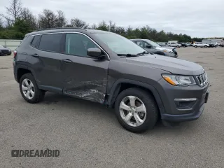 2019 Jeep Compass Latitude z VIN 3C4NJDBB8KT850859, wystawiony jako Copart lot #62680455 z przebiegiem 34 626 mil mil oraz Szkoda całkowita • Salvage title. Historia ofert i sprzedaży dostępna na DreamBid. Obrazek 4.