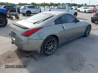 2005 Nissan 350Z Enthusiast with VIN JN1AZ34D85M609056, listed as a IAAI auction lot 42079583 with 203,596 mi miles. Bid and sale history available at carsss.com. Image 4.
