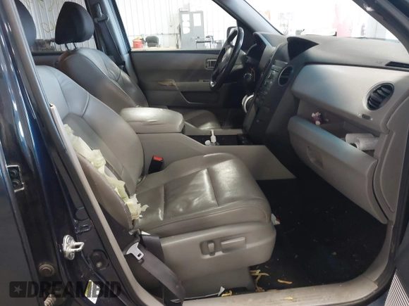 2011 Honda Pilot EX-L with VIN 5FNYF4H54BB043205, listed as a IAAI auction lot 41879077 with 240,108 mi miles. Bid and sale history available at carsss.com. Image 5.