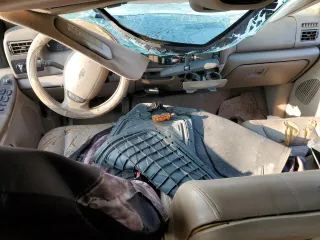 2001 Ford Super Duty F-250 XL with VIN 1FTNW21L11EB43083, listed as a Copart auction lot 70609164 with 231,581 mi miles and Salvage Title. Bid and sale history available at carsss.com. Image 8.