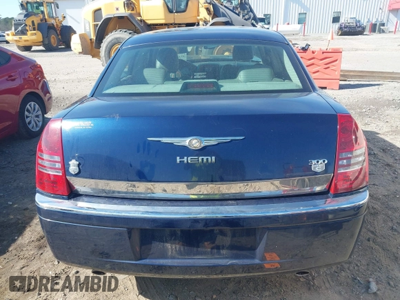 2005 Chrysler 300 with VIN 2C3JA63HX5H654114, listed as a IAAI auction lot 41469161 with 136,104 mi miles. Bid and sale history available at carsss.com. Image 17.