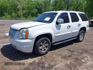 2007 GMC Yukon SLE w/3SA with VIN 1GKFC13C77R301193, listed as a IAAI auction lot 41995771 with 274,631 mi miles. Bid and sale history available at carsss.com. Image 2.